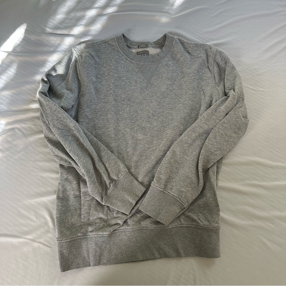 Gap sweater